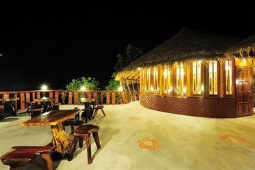 هتل Phuphaya Seaview Resort  Adults Only