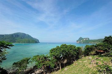 هتل Phuphaya Seaview Resort  Adults Only