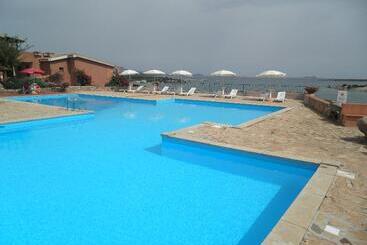آپارتمان Villaggio Marineledda