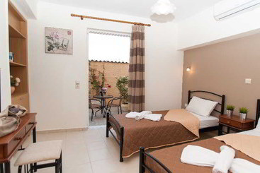 هتل Castello Apartments
