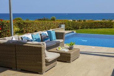هتل Infinity Villa