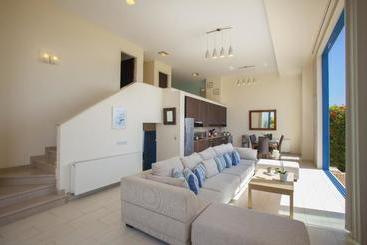 هتل Infinity Villa