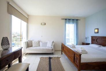 هتل Infinity Villa