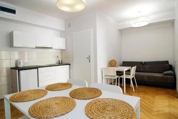مسافرخانه P&j Apartments Florianska
