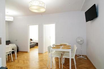 مسافرخانه P&j Apartments Florianska