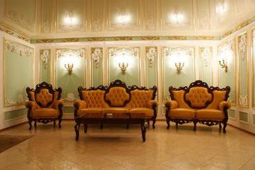 هتل Aristokrat Kostroma