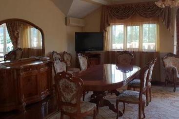 هتل Guest House Lux