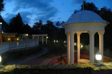 هتل Guest House Lux