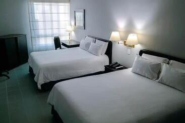 هتل Internacional La Triada