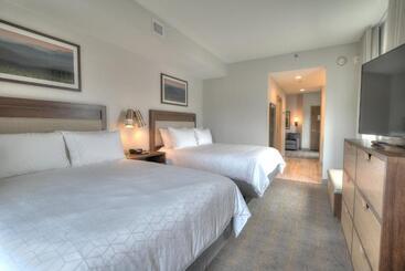 Отель Holiday Inn & Suites Pigeon Forge Convention Center, An Ihg