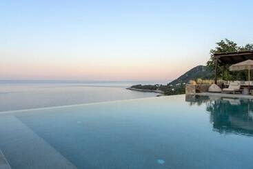 هتل Agapitos Villas & Guesthouses