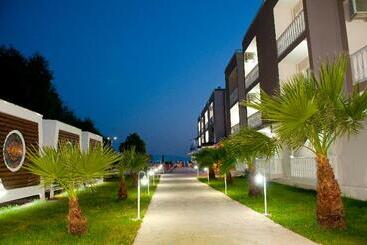 هتل Dogan Beach Resort & Spa