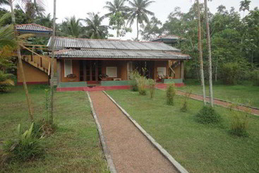 هتل Mangrove Villa