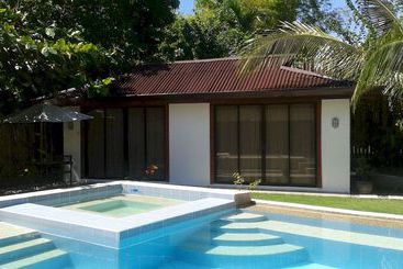 هتل Panglao Palms Apartelle