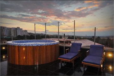هتل Top Deck