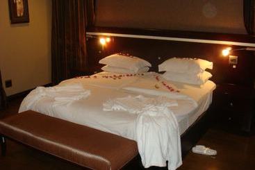 Velmore Hotel & Spa