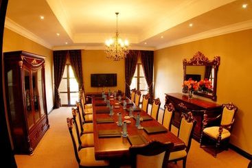 Velmore Hotel & Spa