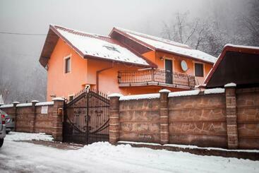 پانسیون Casa Ana