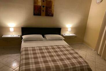 تختخواب و صبحانه Bed&breakfast   Lafoce