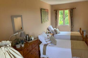 تختخواب و صبحانه Villa Magnolia