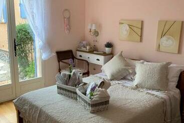 تختخواب و صبحانه Villa Magnolia