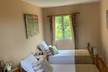 تختخواب و صبحانه Villa Magnolia