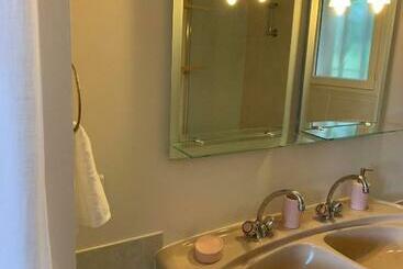 تختخواب و صبحانه Villa Magnolia