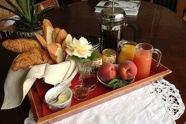 Le Logis Du Pressoir Chambre D Hotes Bed & Breakfast In Beautiful 18th Century Estate In The Heart O