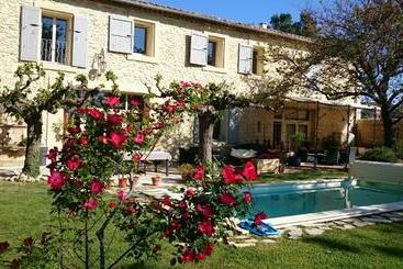 민박 Au Mas De Marie