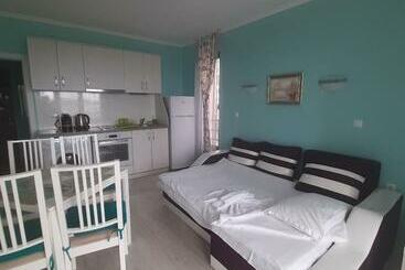 La Mer Apartments