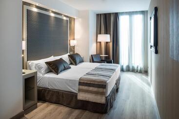 Hotel Catalonia Square 4* Sup