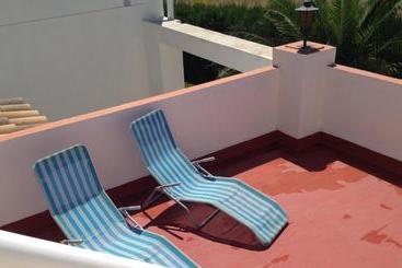 Apartamentos Playa D Y G