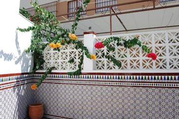 Hostal Avenida By Bossh! Hotels