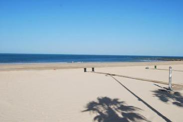 مسافرخانه Tranvía Beach House