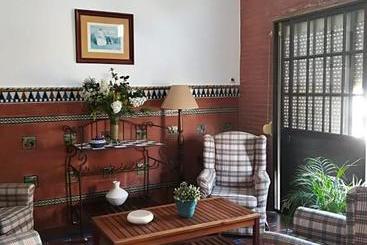 مسافرخانه Tranvía Beach House