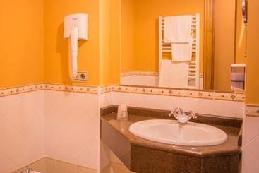هتل Hosteria Los Laureles