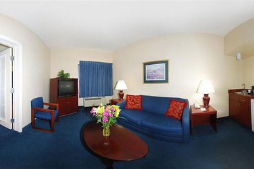 هتل Fairfield Inn & Suites By Marriott Cedar Rapids North