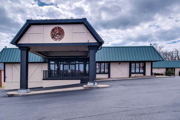 هتل Smart   Formerly Econo Lodge