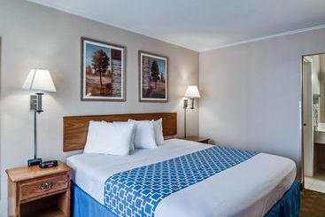 هتل Smart   Formerly Econo Lodge