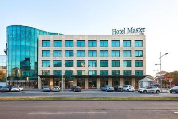Garni Hotel Master