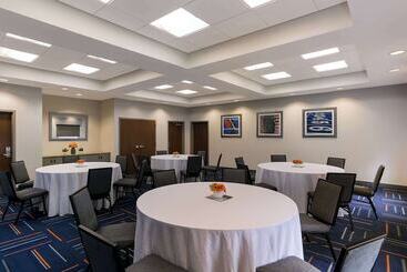 هتل Hampton Inn & Suites Wilmington Christiana