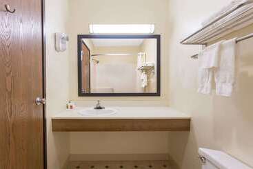 فندق Super 8 By Wyndham Eau Claire I94