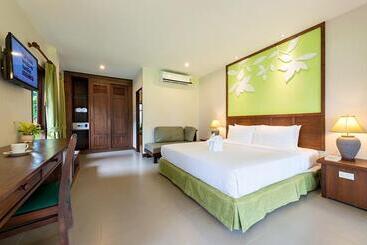 هتل The Leaf Oceanside By Katathani   Sha Extra Plus