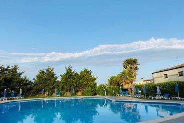 Domus Aurea Resort