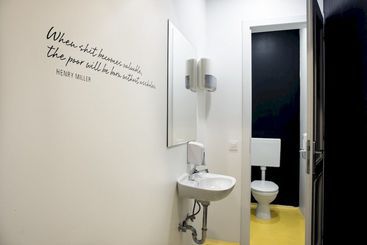 هتل Hostel Tresor