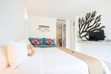 هتل Ocean Breeze Resort Khaolak