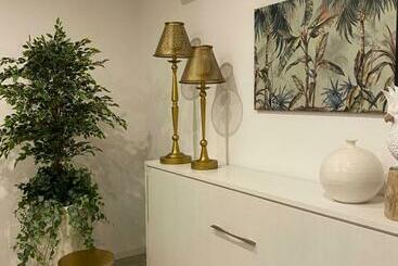تختخواب و صبحانه A Casa Di Lella