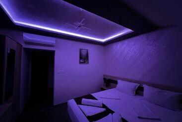 בית מלון כפרי Central