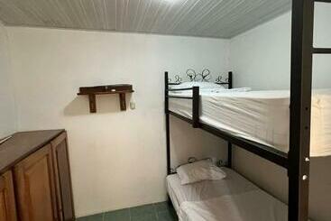 پانسیون Hostel Casa Tamarai