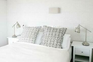 تختخواب و صبحانه Cave Apartment